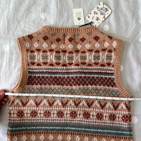 NWT sweater vest - Picture 3 of 6